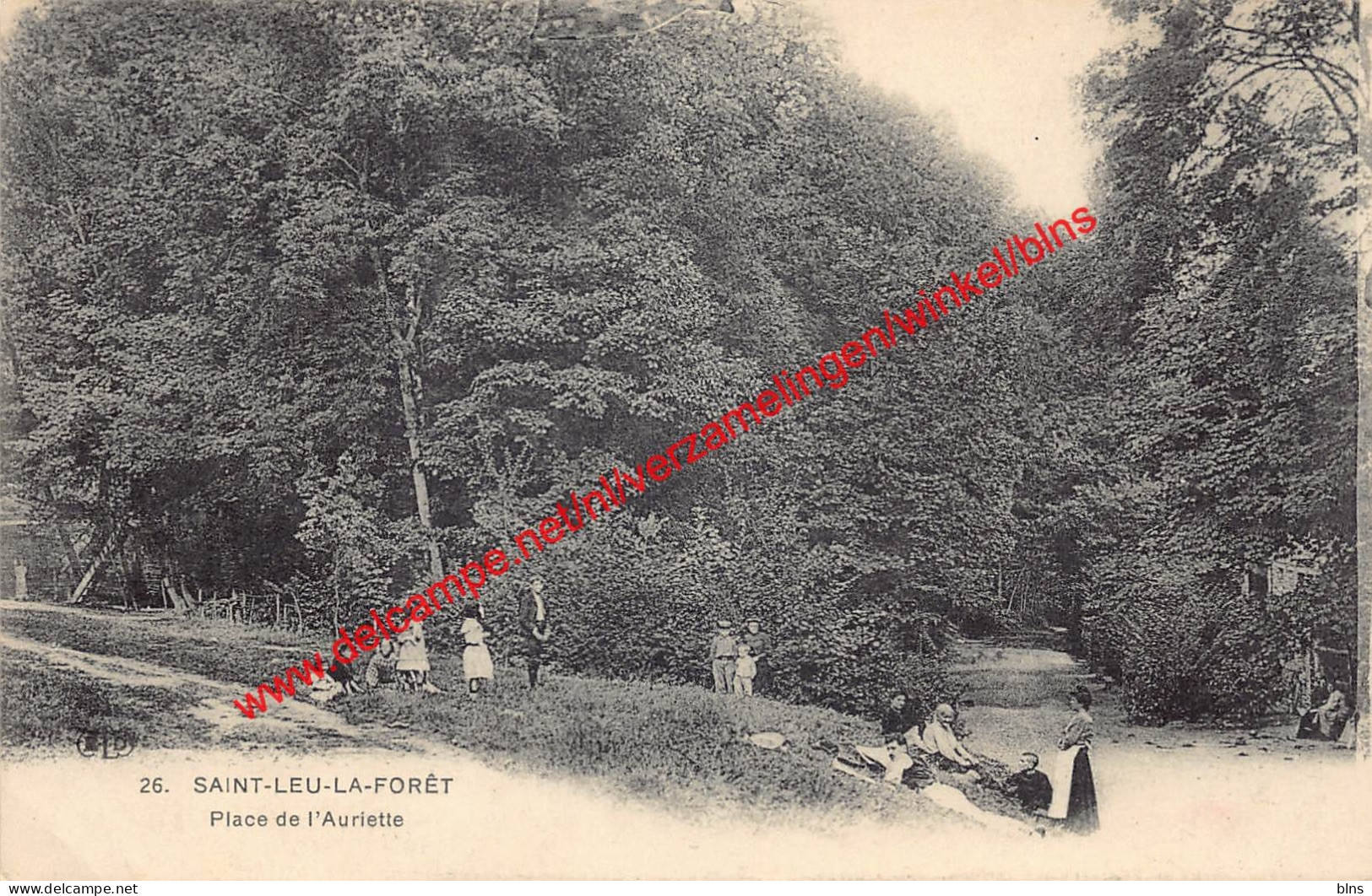 Place de l'Auriette - Saint Leu la Foret - (95) Val d'Oise