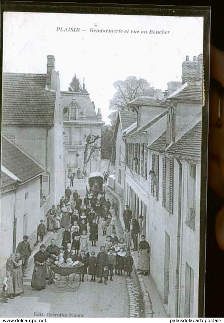 PLAISIR   GENDARMERIE                           JLM