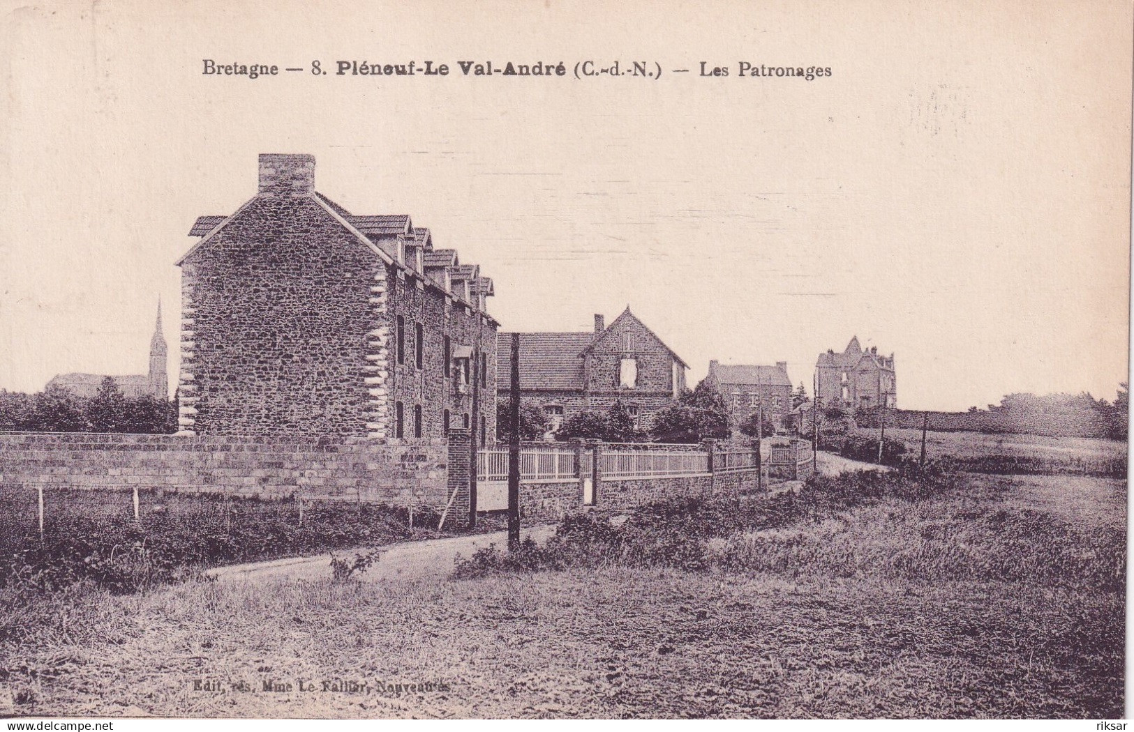 PLENEUF VAL ANDRE(LES PATRONAGES)