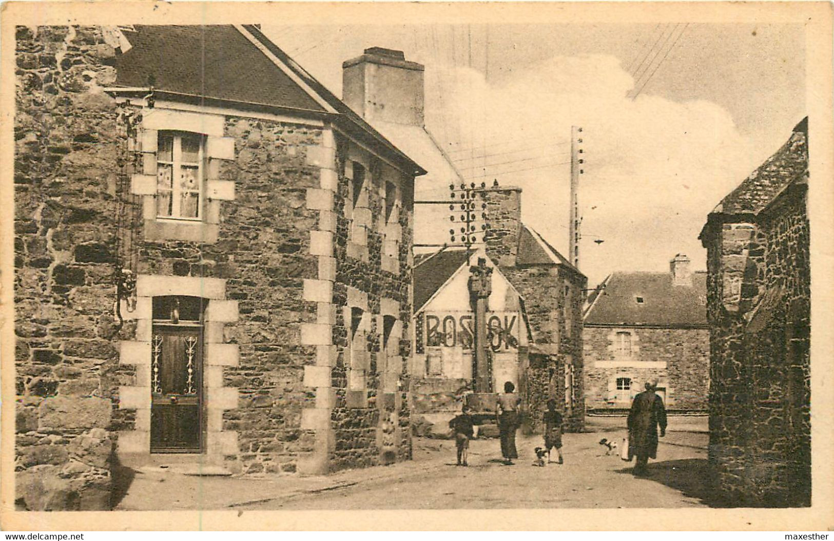 PLEUBIAN entrée du bourg