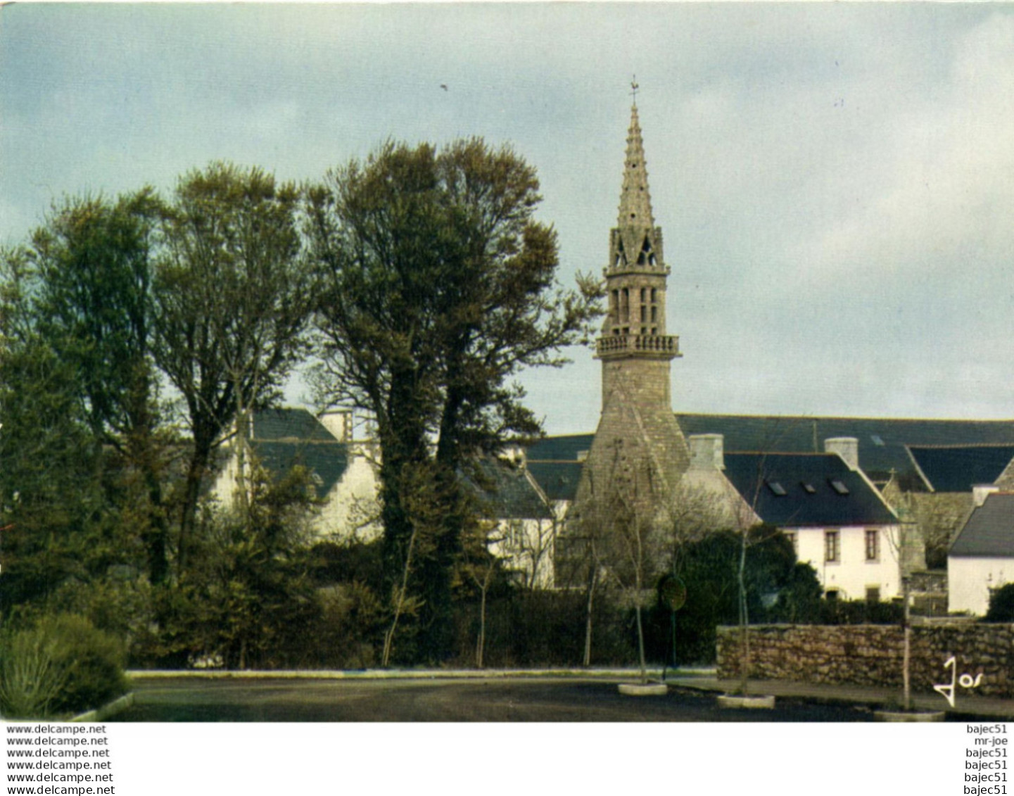 Plogoff - Le bourg; église