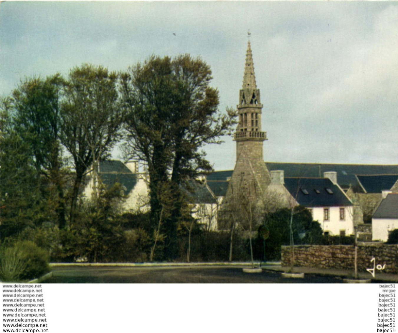 Plogoff - Le bourg; église