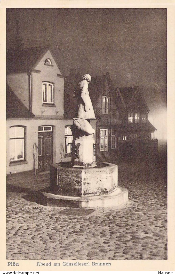 Plön - Abend am Gänselierserl Brunnen