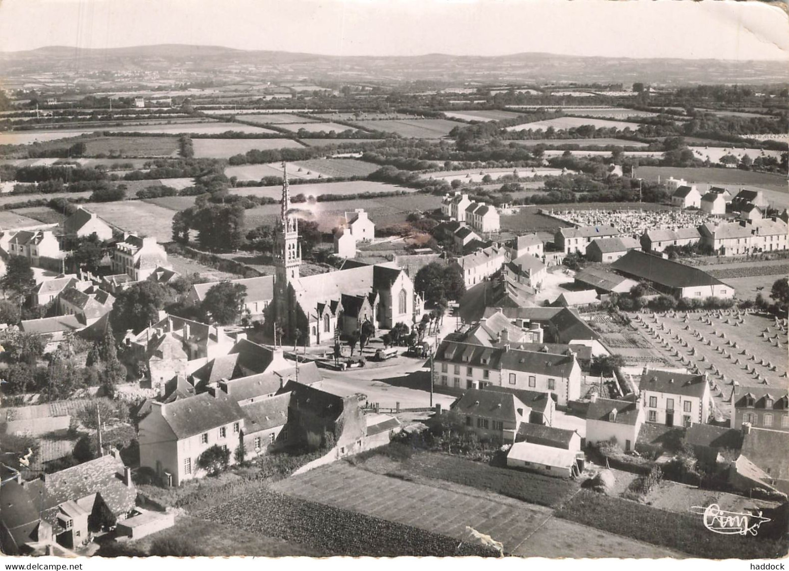 PLONEVEZ PORZAY : VUE GENERALE AERIENNE