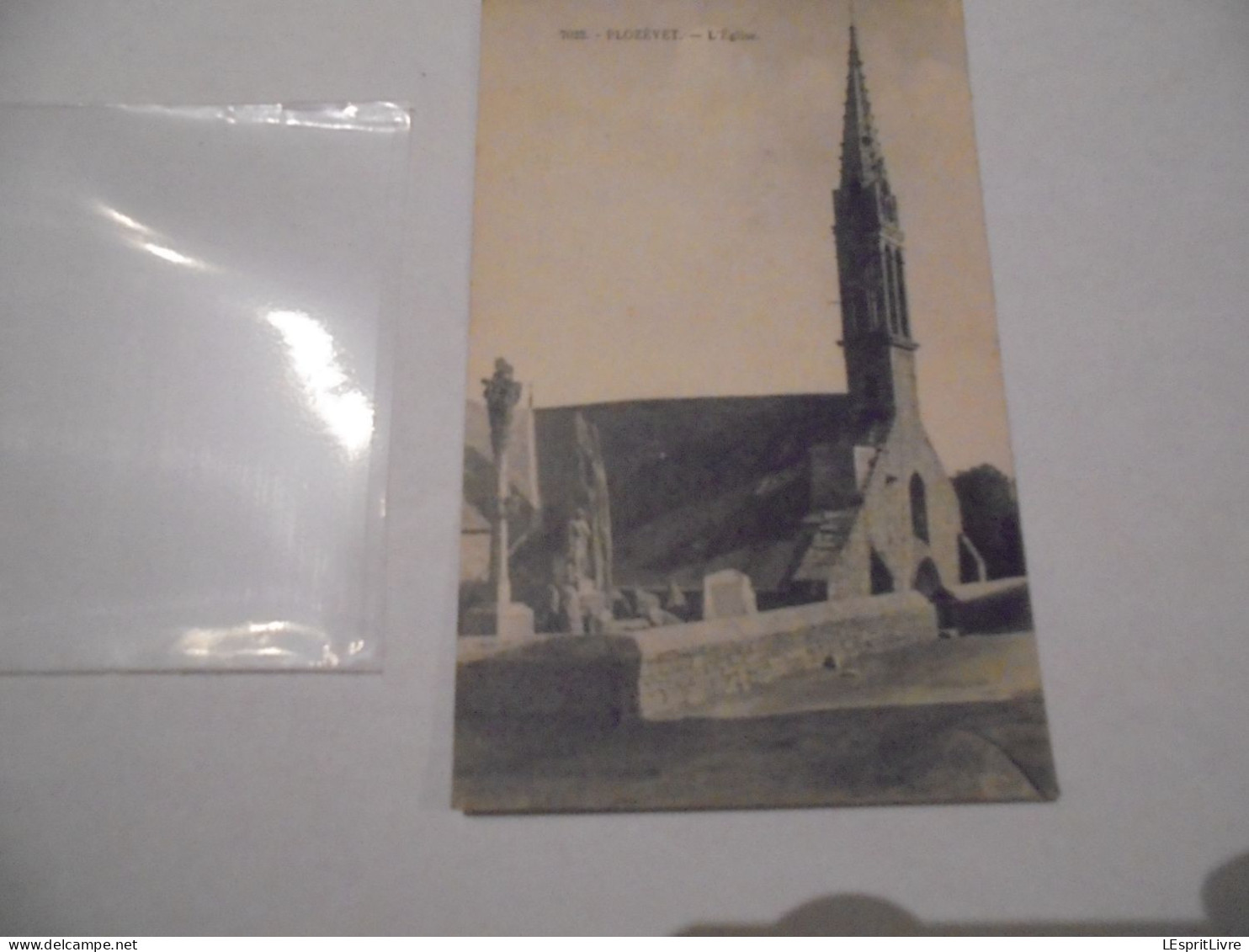 PLOZEVET L'Eglise  Carte Postale