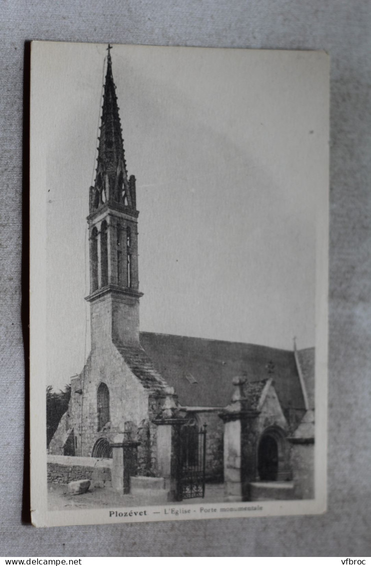 Plozevet, l'église, porte monumentale, Finistère 29