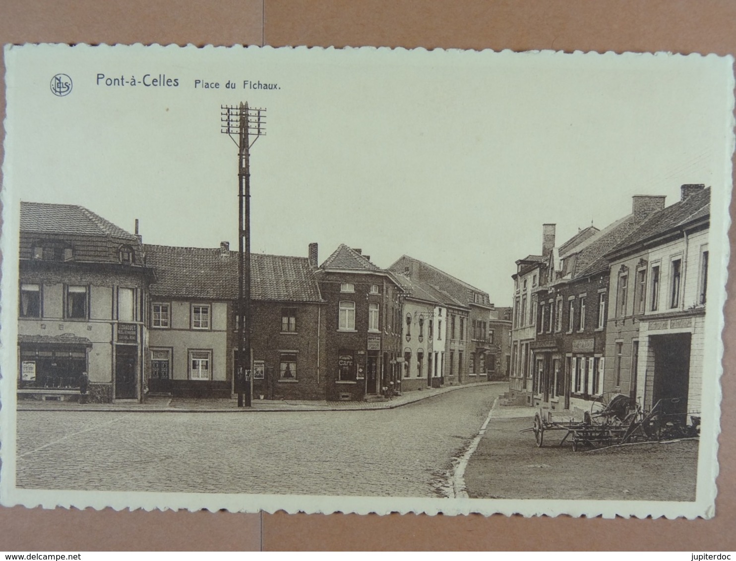 Pont-à-Celles Place du Fichaux
