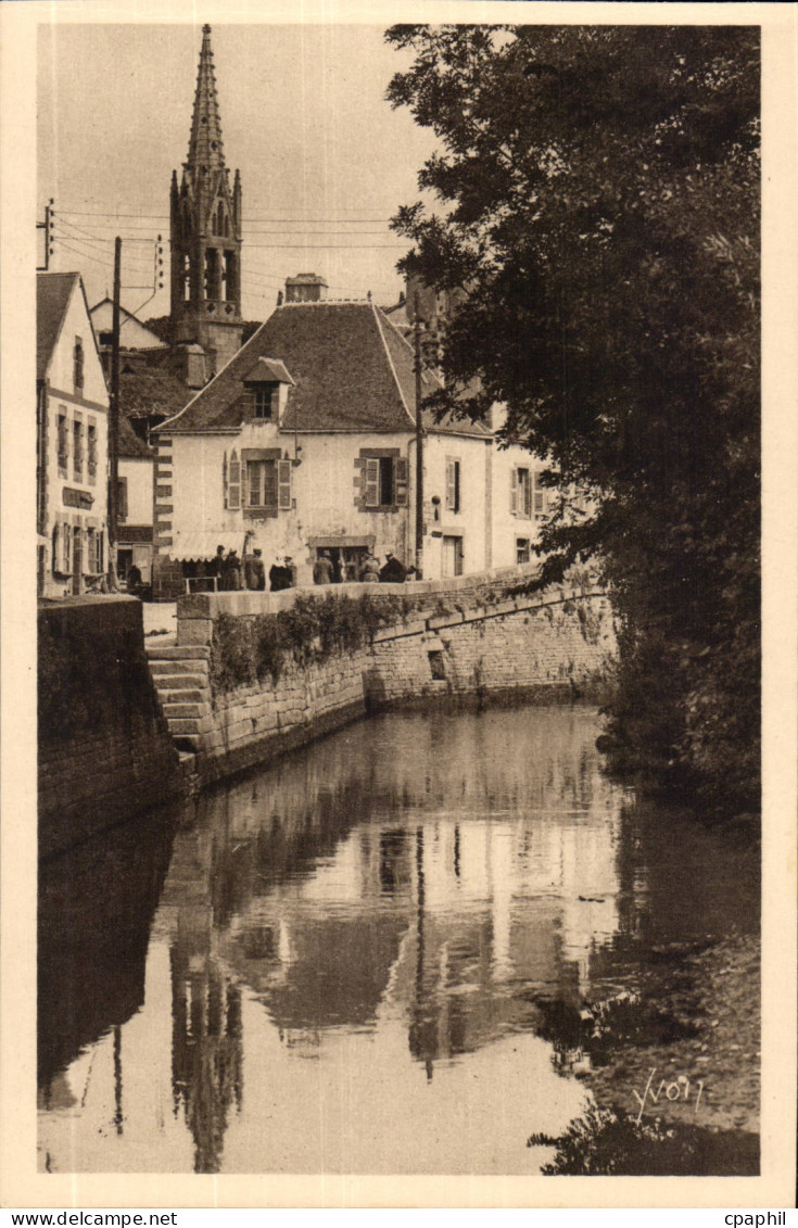 pont Aven CPA l'aven a travers la ville
