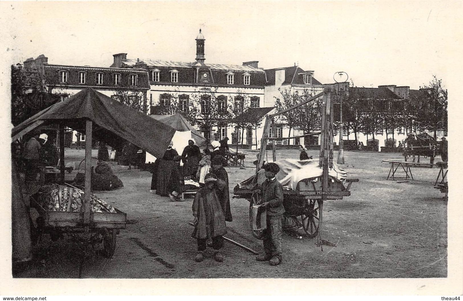 ¤¤  -  PONT-CROIX   -  La Place et la Mairie   -  Marché    -  ¤¤