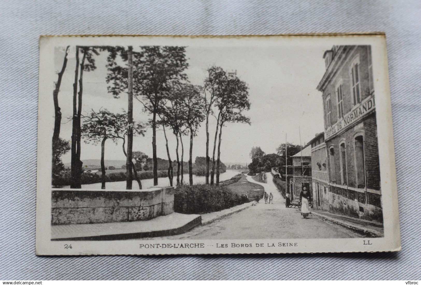 Pont de l'Arche, les bords de la Seine, Eure 27