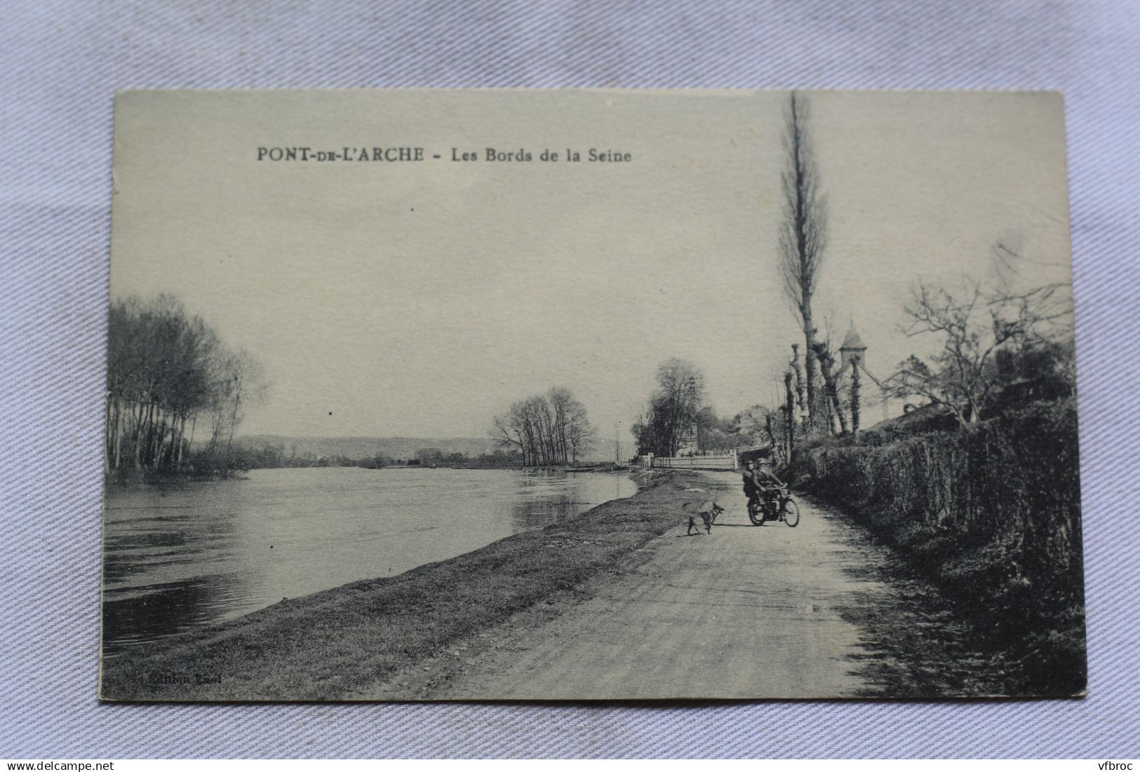 Pont de l'Arche, les bords de la Seine, Eure 27
