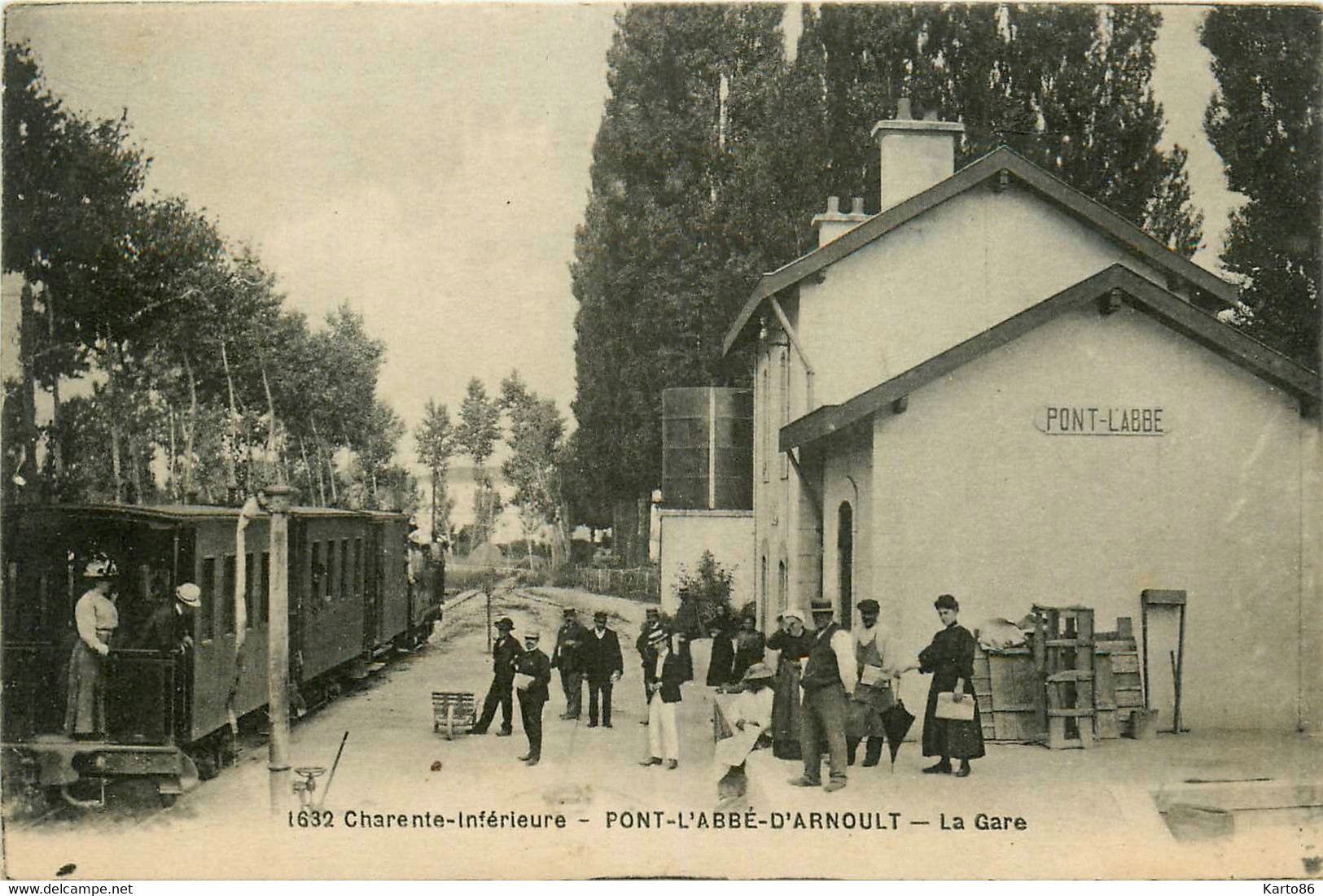 pont l'abbé d'arnoult * la gare du village * train locomotive * ligne chemin de fer