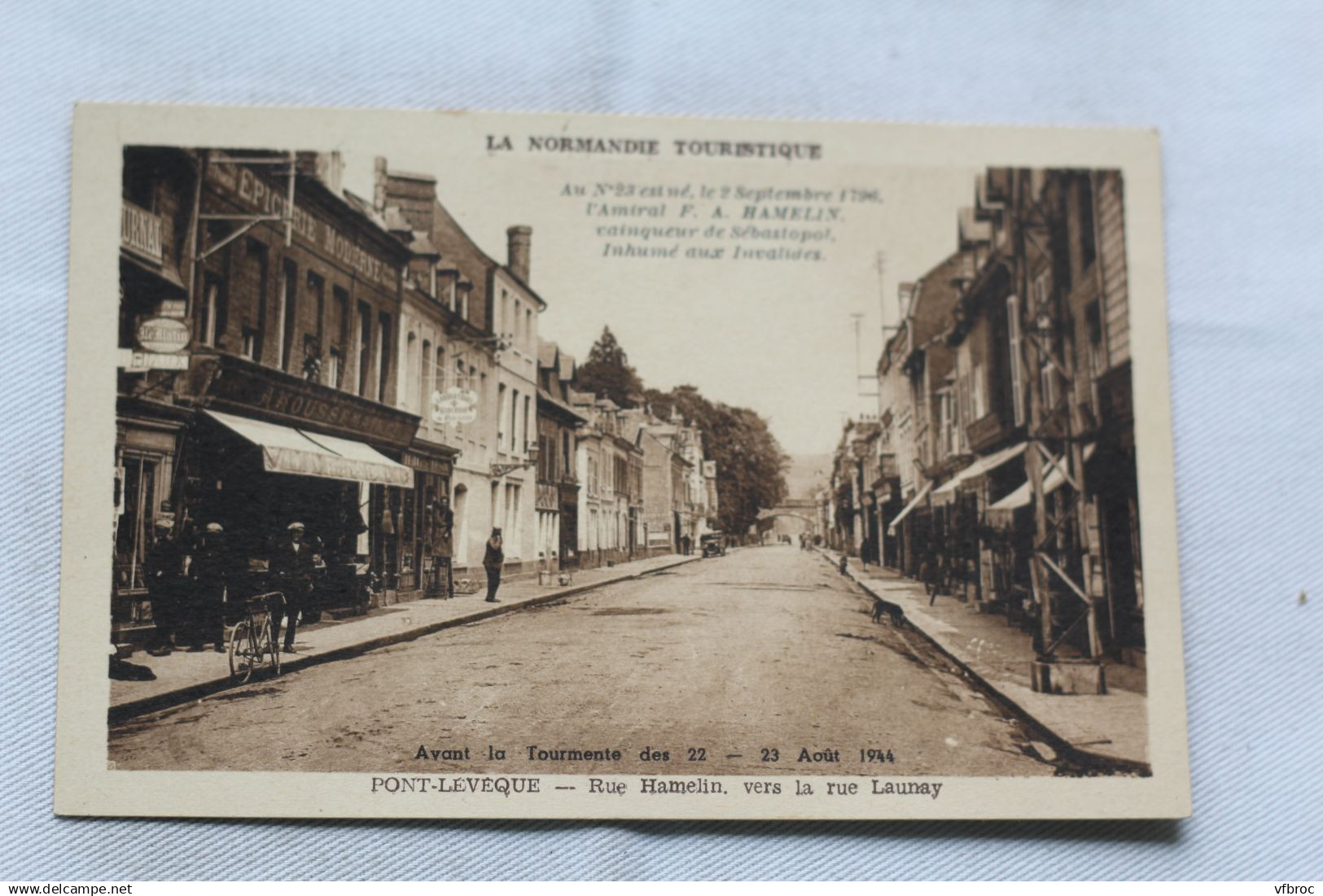 Pont l'Eveque, rue Hamelin vers la rue Launay, Calvados 14