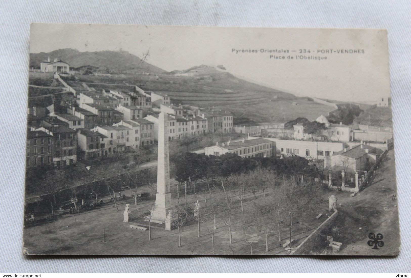 Port Vendres, place de l'Obélisque, Pyrénées orientales 66