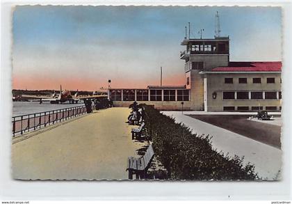 Portugal - LISBOA - Aeroporto - Airport - Douglas DC-3 - Ed. A.T. 108