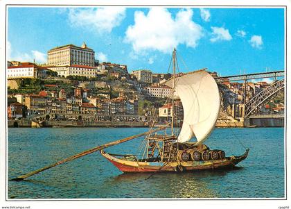 CPM Porto Portugal Le Doure Vue de Porto et bateau Rabelo