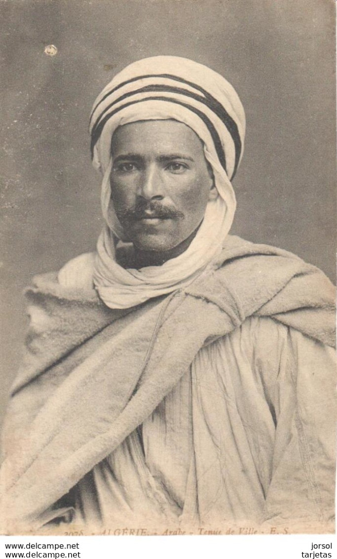 POSTAL    ARGELIA  -AFRICA  - HOMBRE ARABE-TENÜE DE VILLE (TRAJE DE CALLE)