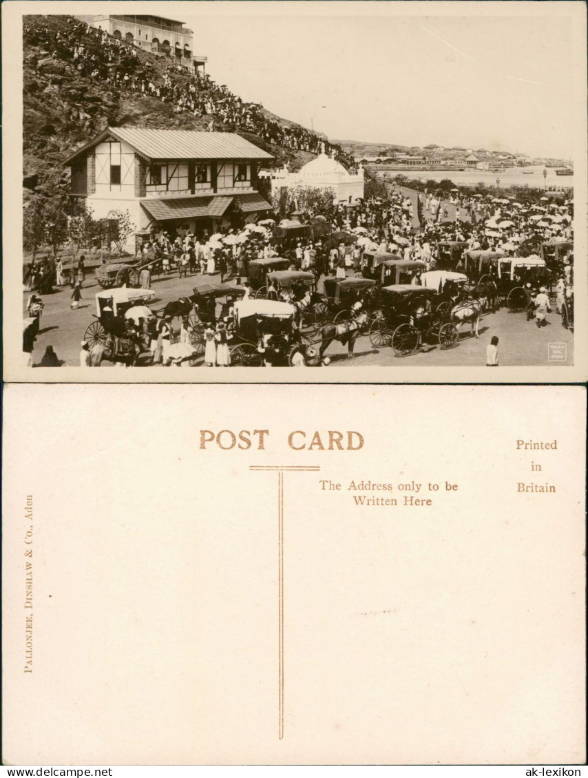 Postcard Aden Jemen عدن Menschenauflauf, Kutschen im Hafen 1926