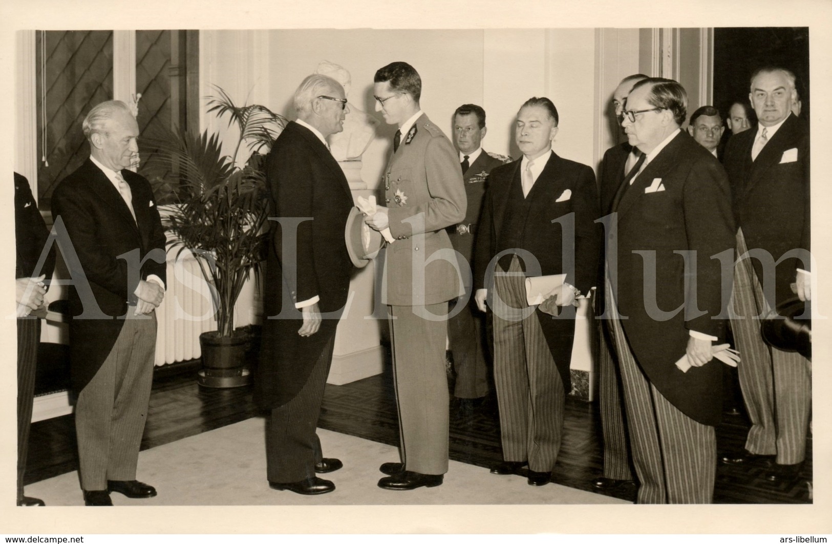 Postcard / CPA / ROYALTY / Belgium / Belgique / roi Baudouin / koning Boudewijn / au palais des Académies / 1959