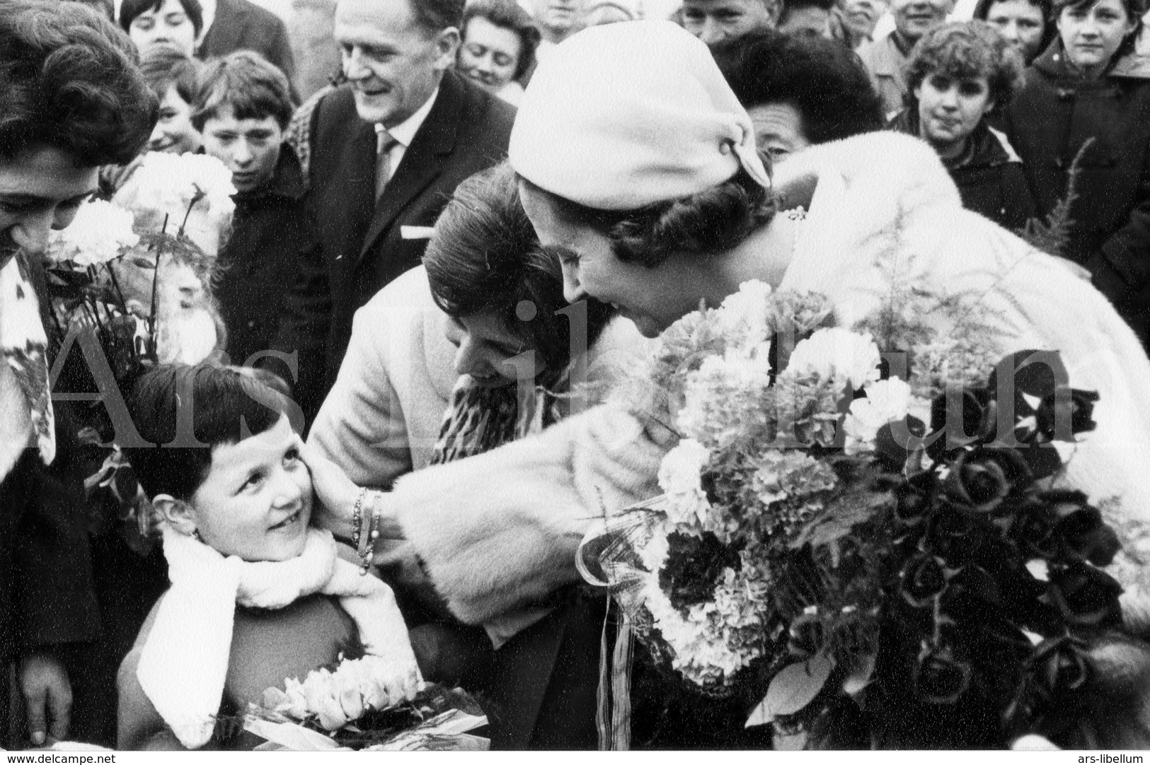 Postcard / ROYALTY / België / Belgique / reine Fabiola / koningin Fabiola / Sint-Amands / 1966 / graf Emile Verhaeren