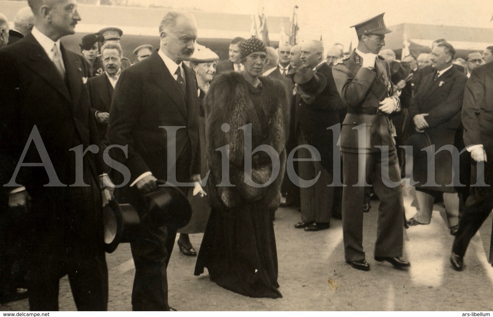 Postcard / ROYALTY / Belgique / België / reine Elisabeth / koningin Elisabeth / monument roi Albert I à Paris / 1938