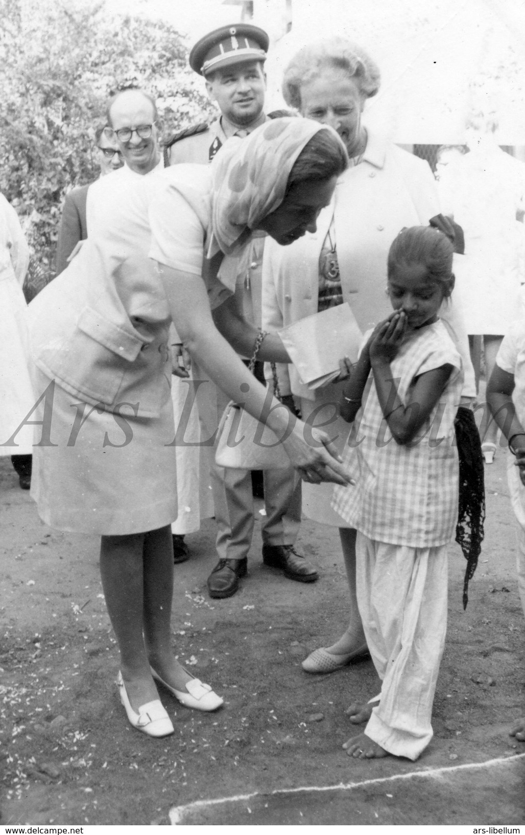 Postcard / ROYALTY / Belgium / Belgique / reine Fabiola / Benares / Varanasi / 1970