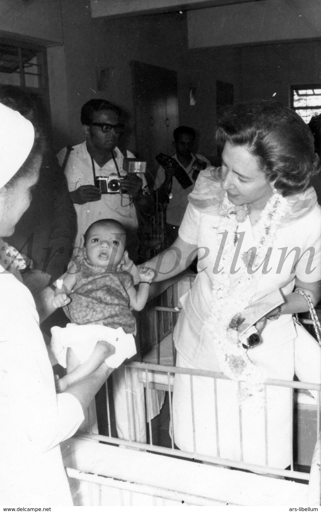 Postcard / ROYALTY / Belgium / Belgique / reine Fabiola / Benares / Varanasi / 1970