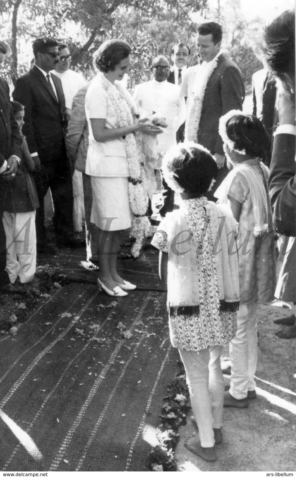 Postcard / ROYALTY / Belgium / Belgique / reine Fabiola / roi Baudouin / Benares / Varanasi / 1970