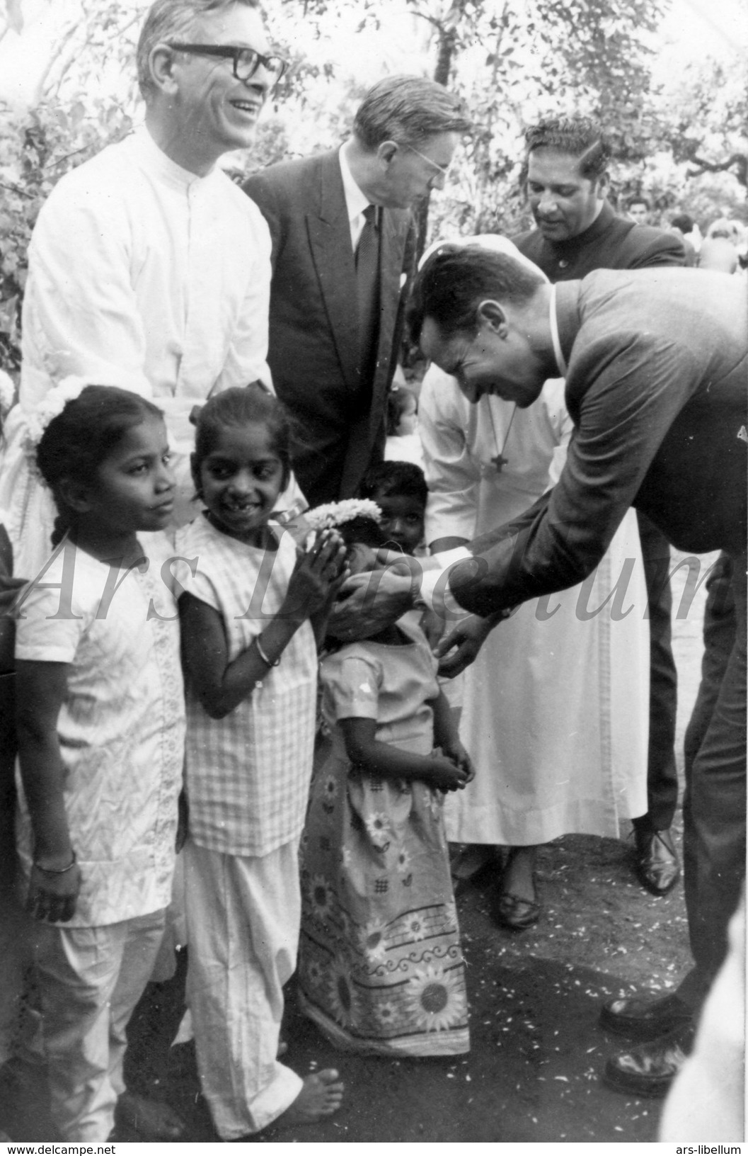 Postcard / ROYALTY / Belgium / Belgique / roi Baudouin / Benares / Varanasi / 1970