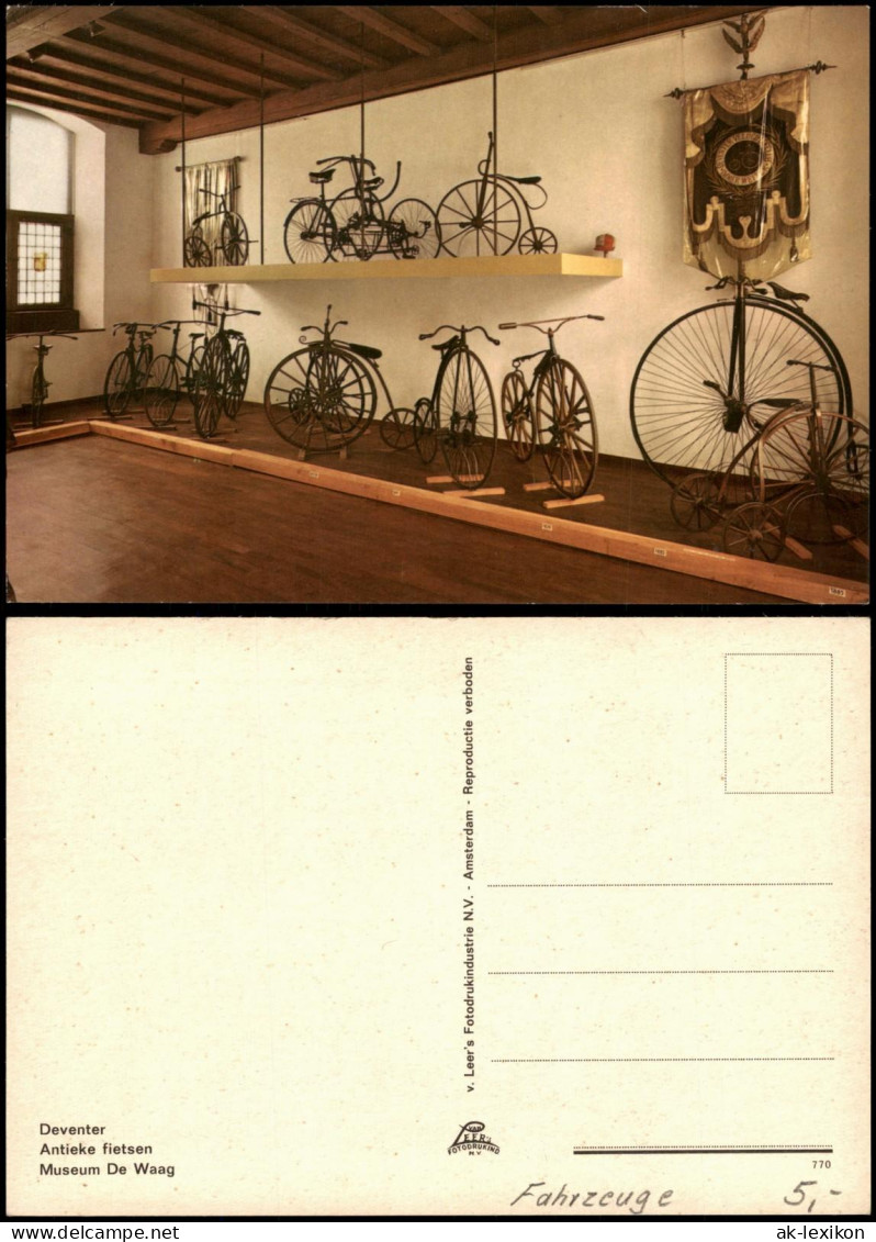 Postkaart Deventer Antike Fahrräder im Museum De Waag 1970