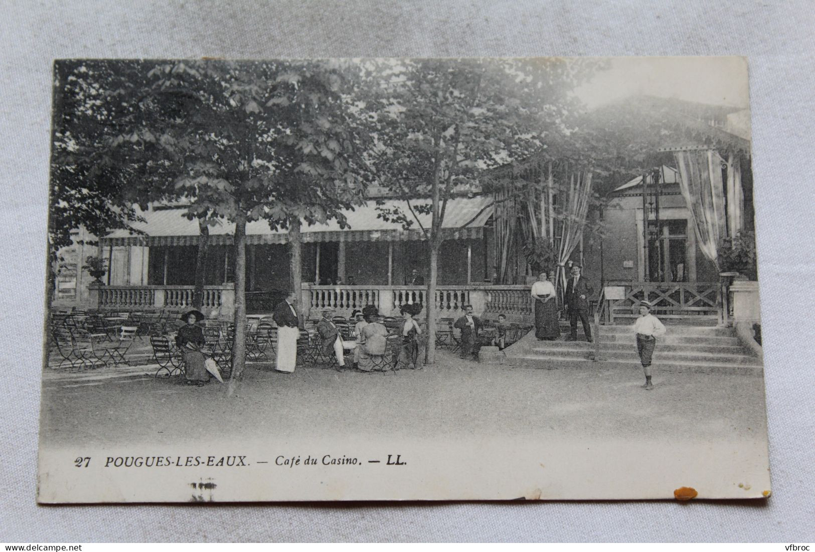 Pougues les Eaux, café du casino, Nièvre 58