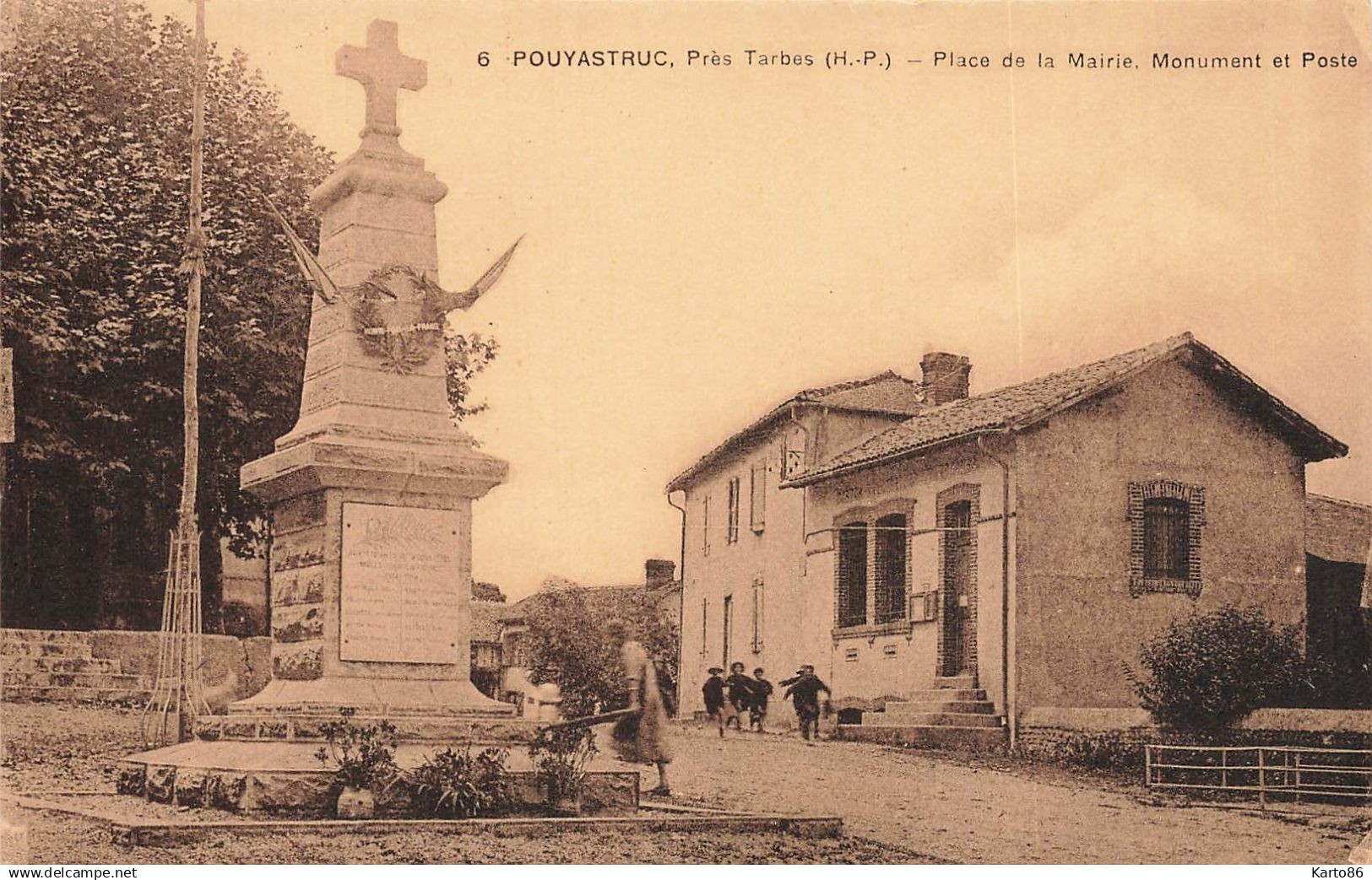 pouyastruc * la place de la mairie , monument aux morts et la poste * ptt