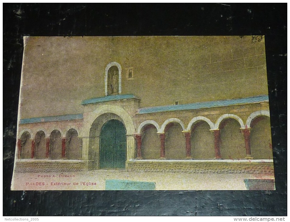 PRADES - EXTERIEUR DE L'EGLISE - 66 PYRENEES ORIENTALES (P)