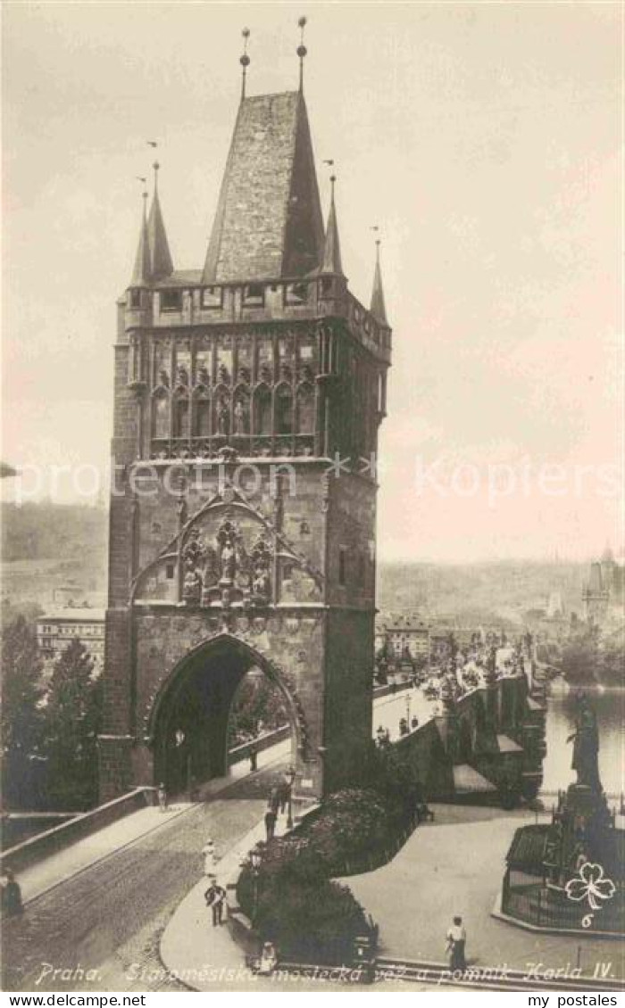 Prag Prahy Prague Staromestska mostecka vez a pomnik Karla IV Altstaedter Brueck