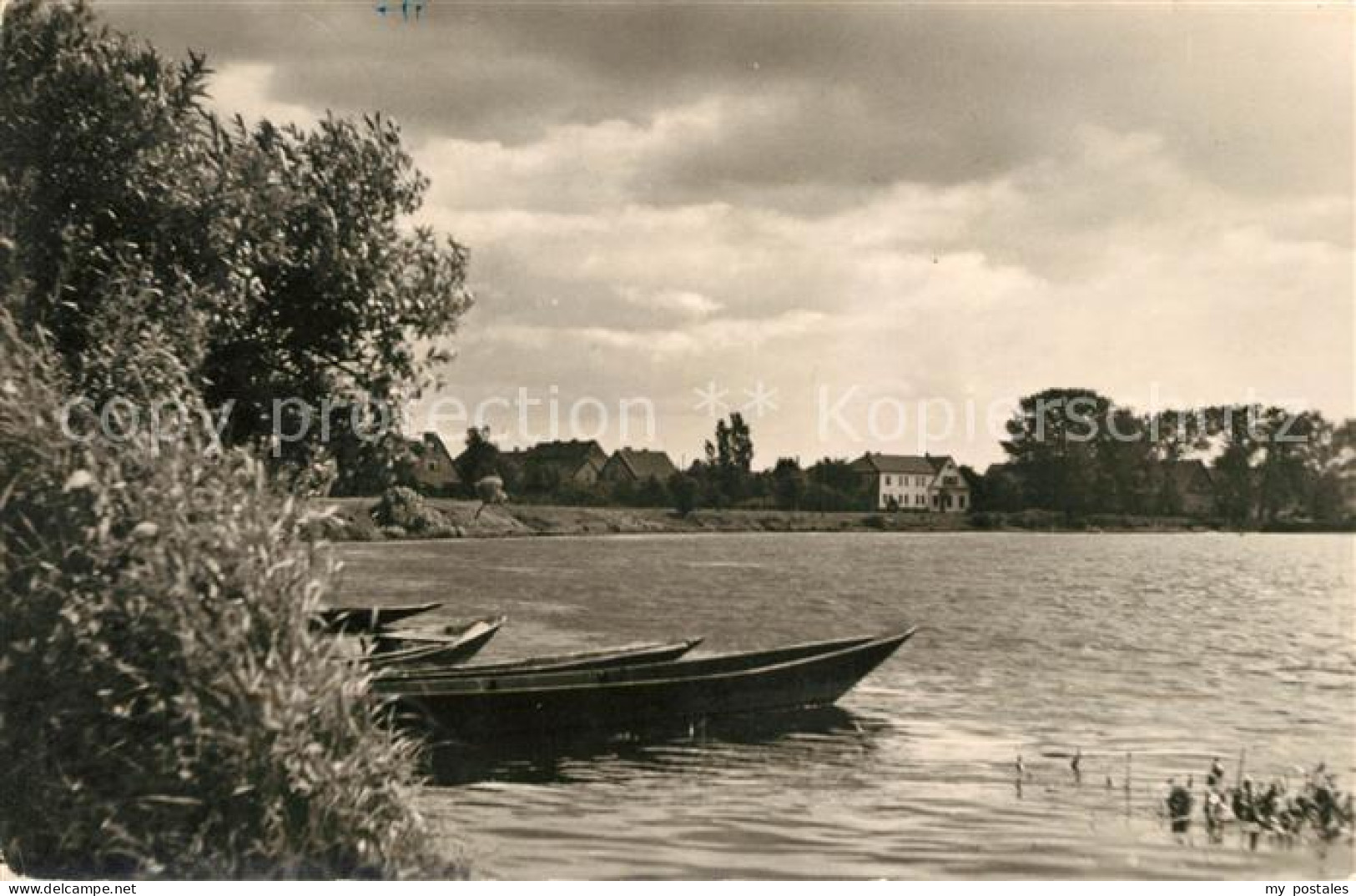 Premnitz Partie an der Havel Boote