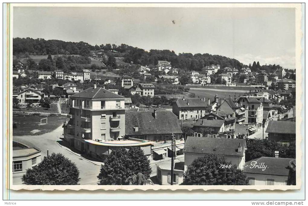 PRILLY  -  vue générale (sur la gauche un stade).