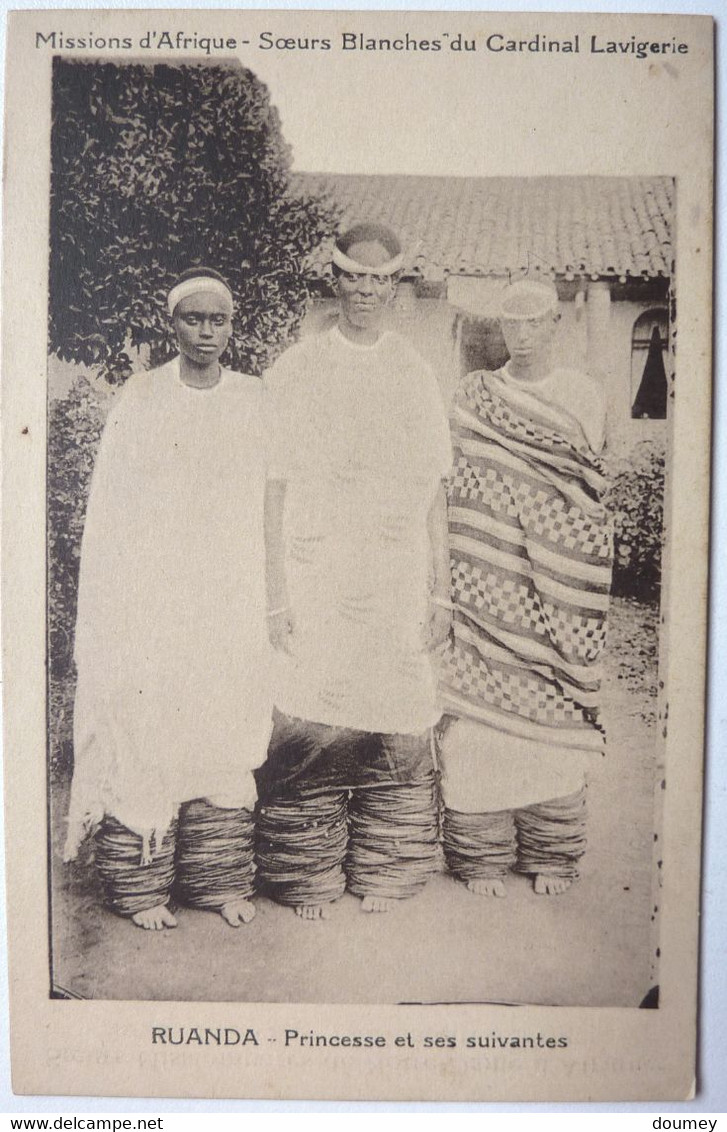 PRINCESSE ET SES SUIVANTES - RUANDA