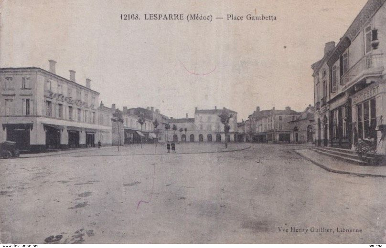 PT-33) LESPARRE - MEDOC - PLACE GAMBETTA  - ( 2 SCANS )