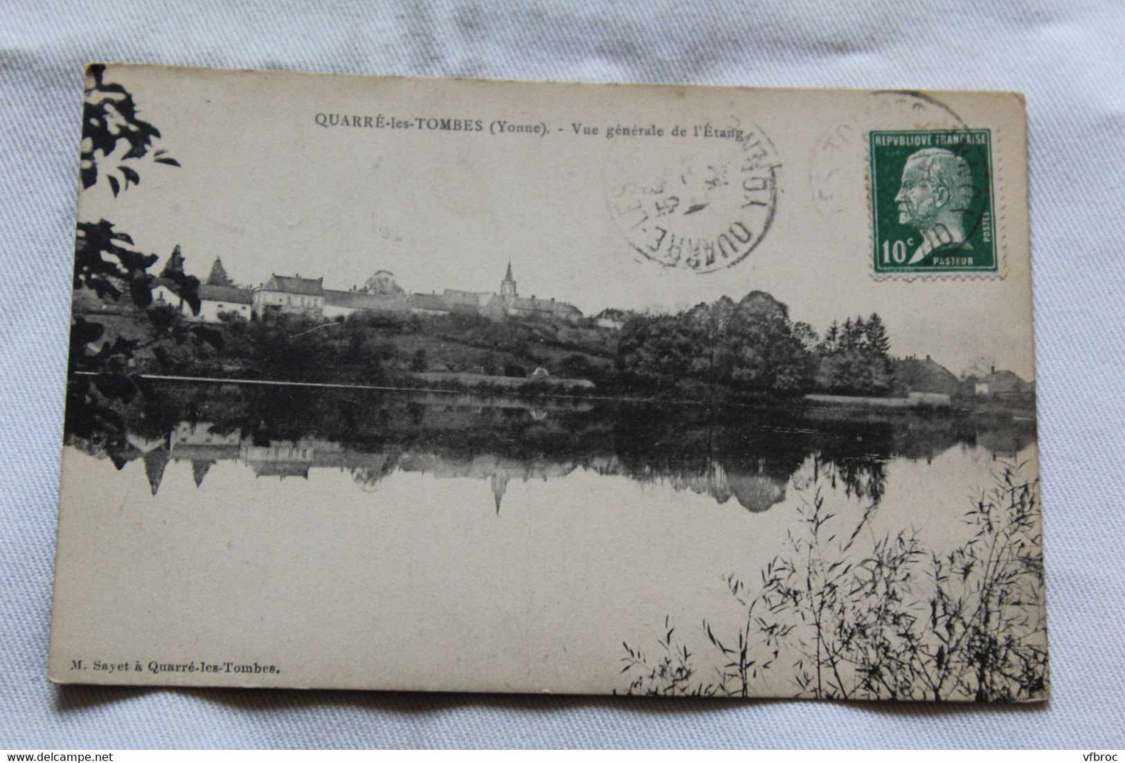 Quarre les Tombes, vue générale de l'étang, Yonne 89