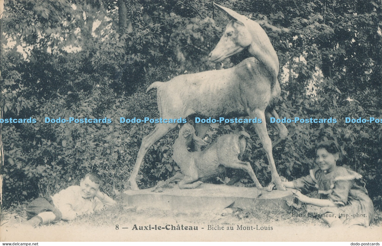 R005418 Auxi le Chateau Biche au Mont Louis No 8