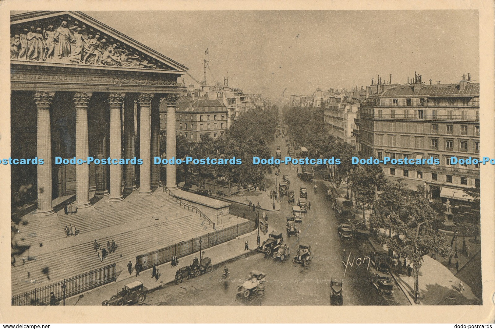 R013004 Paris en Flanant La Madeleine et les Boulevards de la Madeleine Yvon 192