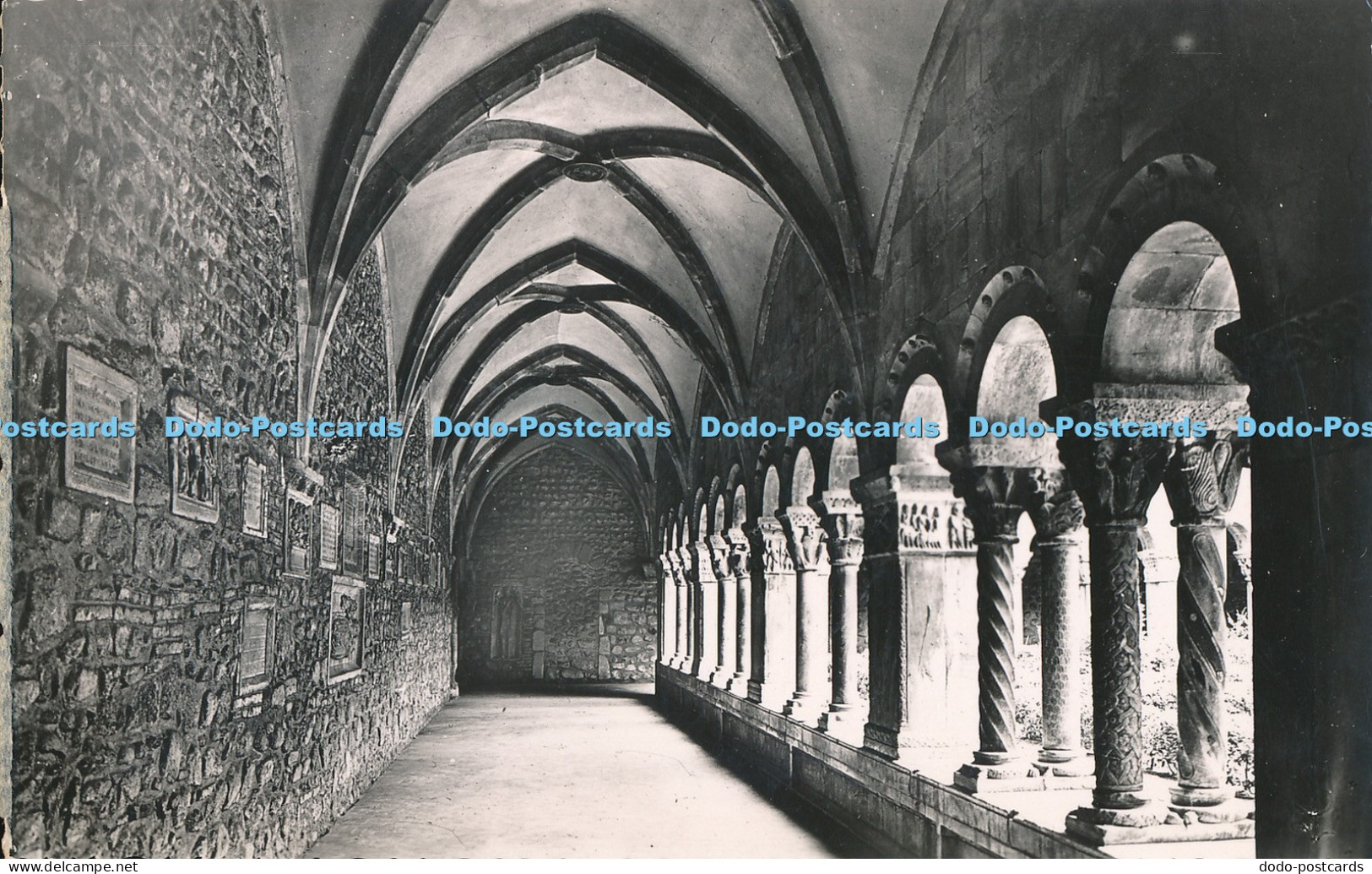 R013695 Elne L Interieur du Cloitre B Hopkins