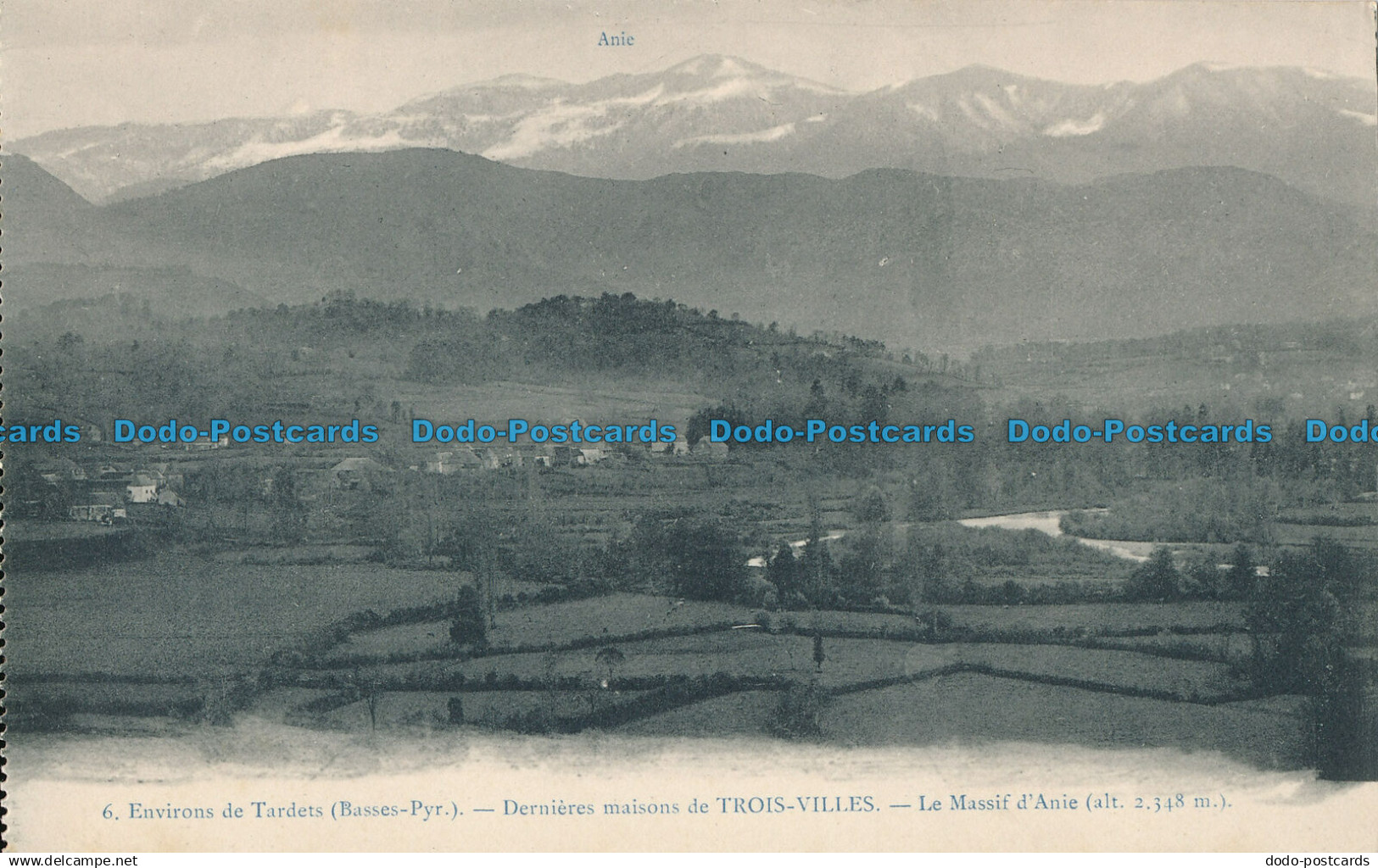 R016575 Environs de Tardets. Dernieres Maisons de Trois Villes. Le Massif d Anie