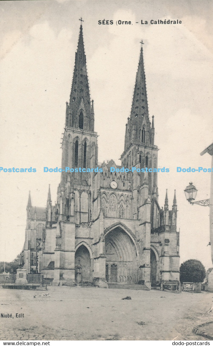 R046615 Sees La Cathedrale
