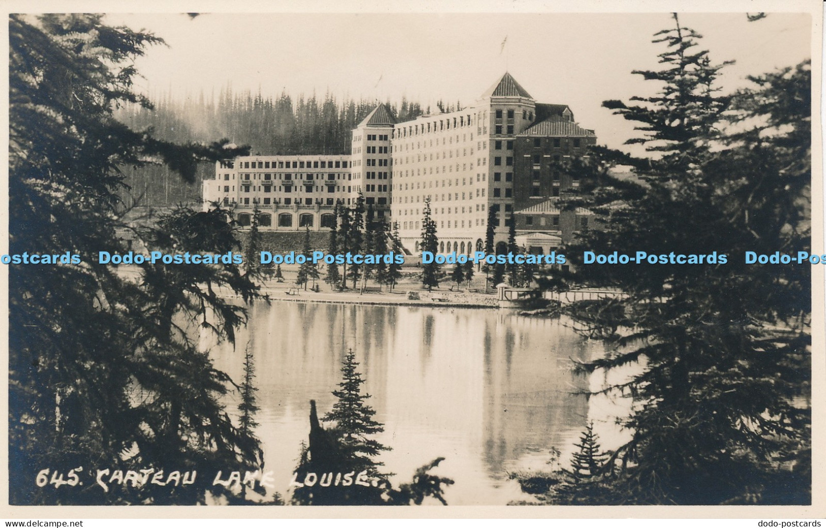 R046701 Chateau Lake Louise Byron Harmon