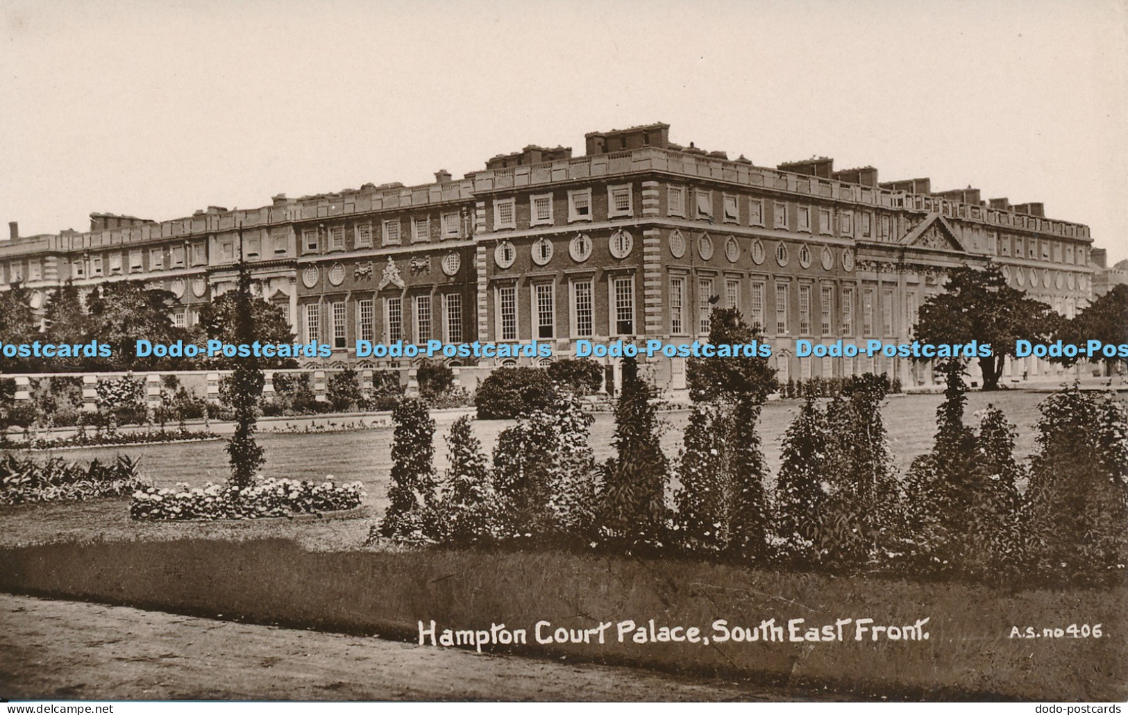 R049328 Hampton Court Palace South East Front RP