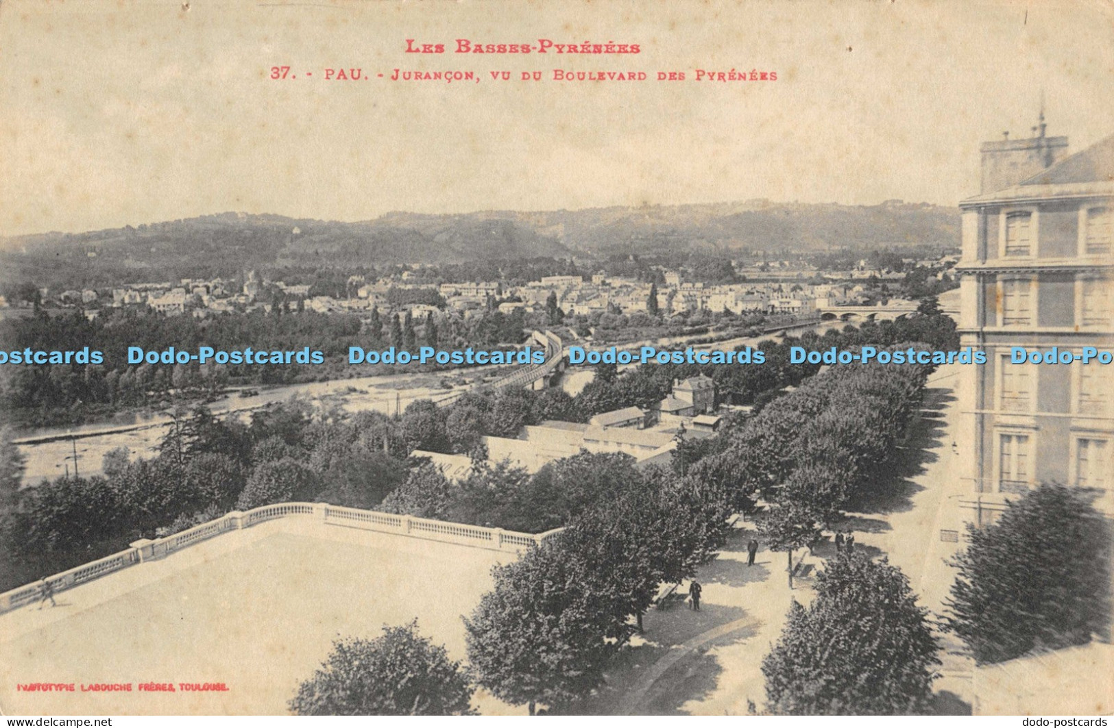 R051763 Pau Jurancon Vu du Boulevard des Pyrenees Labouche Freres No 37