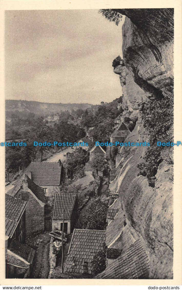 R057088 Les Eyzies. Coin de Village. No 3