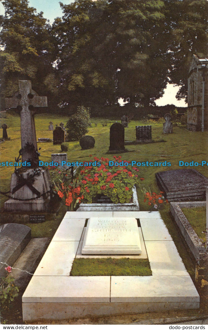 R066128 The Parish Church. Bladon. Showing the Churchill Graves
