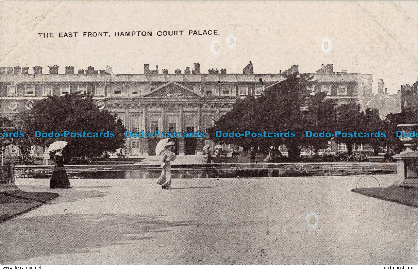 R097920 The East Front. Hampton Court Palace. The Auto Photo